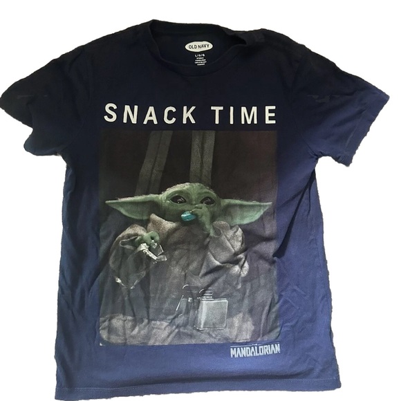 Boys Large Old Navy Shirt Star Wars Mandalorian Grogu Snack Time - Yoda - L - Picture 1 of 2